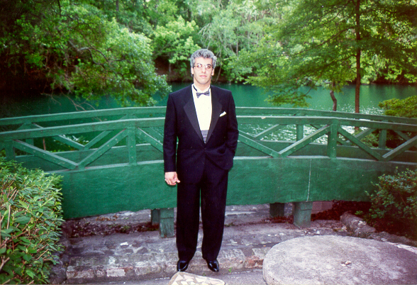 me.jpg (341474 bytes)